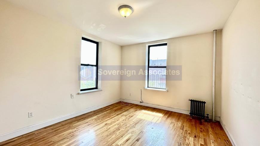 1803 Riverside Dr - Photo 4 of 10