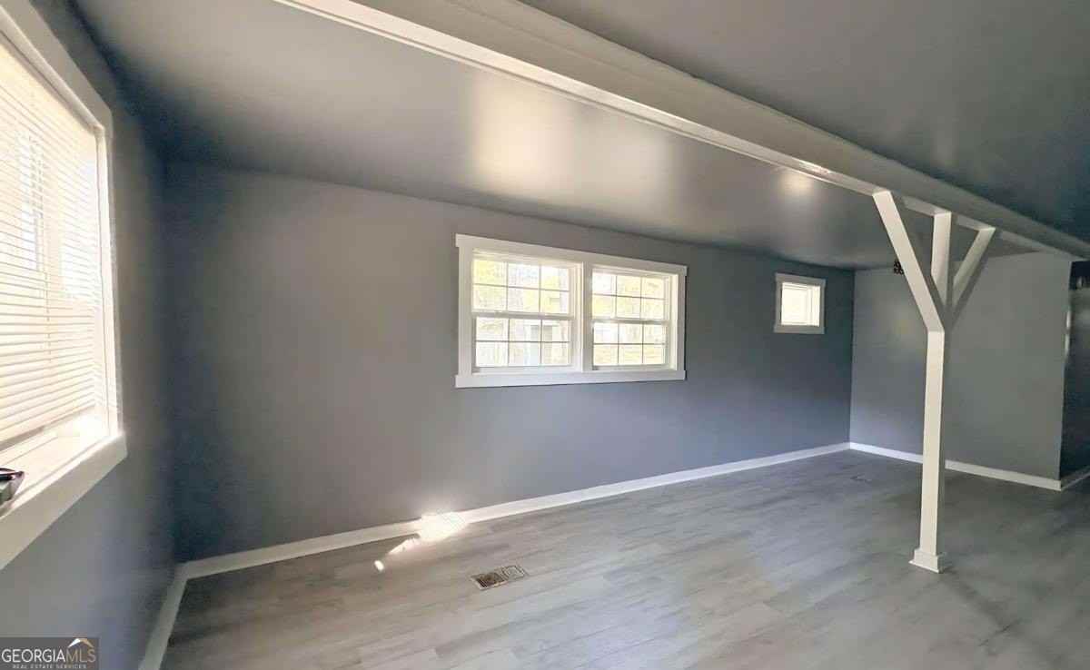 505 Osborne St - Photo 3 of 35