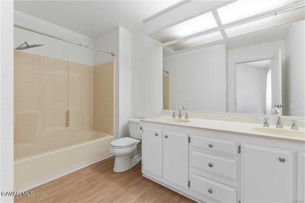 2258 Gregory Ave - Photo 5 of 16