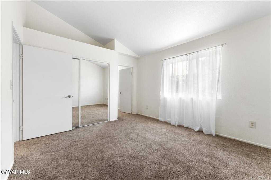 2258 Gregory Ave - Photo 7 of 16