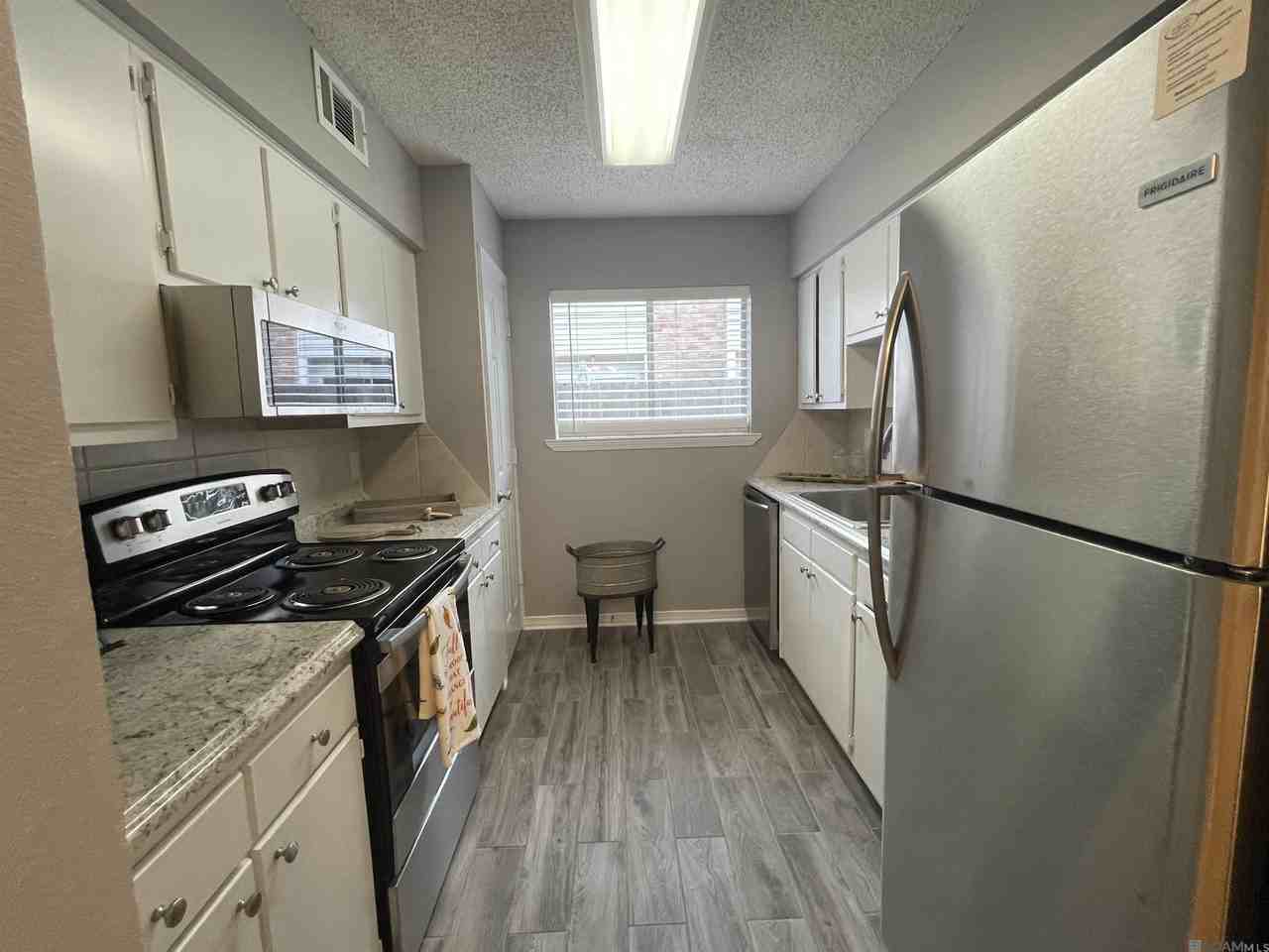 2715 S Roth Ave #D - Photo 5 of 16