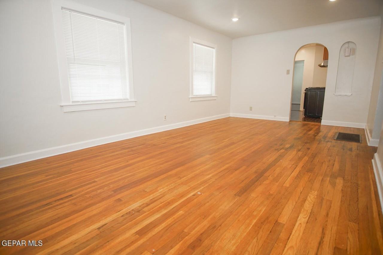 4416 La Luz Avenue unit: Main House #MAIN - Photo 3 of 18