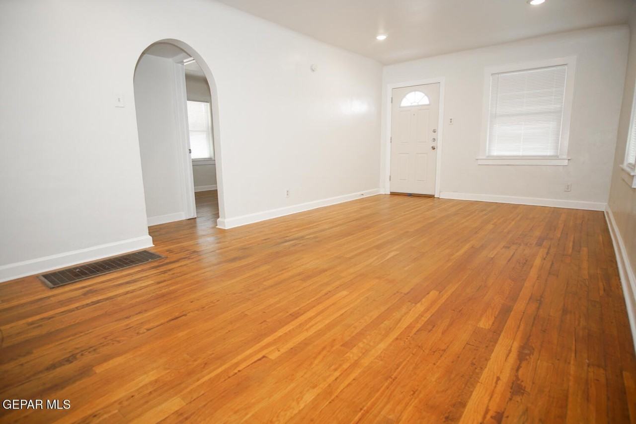 4416 La Luz Avenue unit: Main House #MAIN - Photo 4 of 18