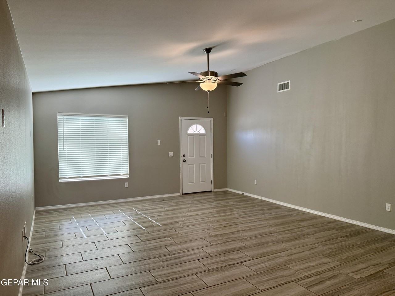 15005 Dream Ct - Photo 2 of 13