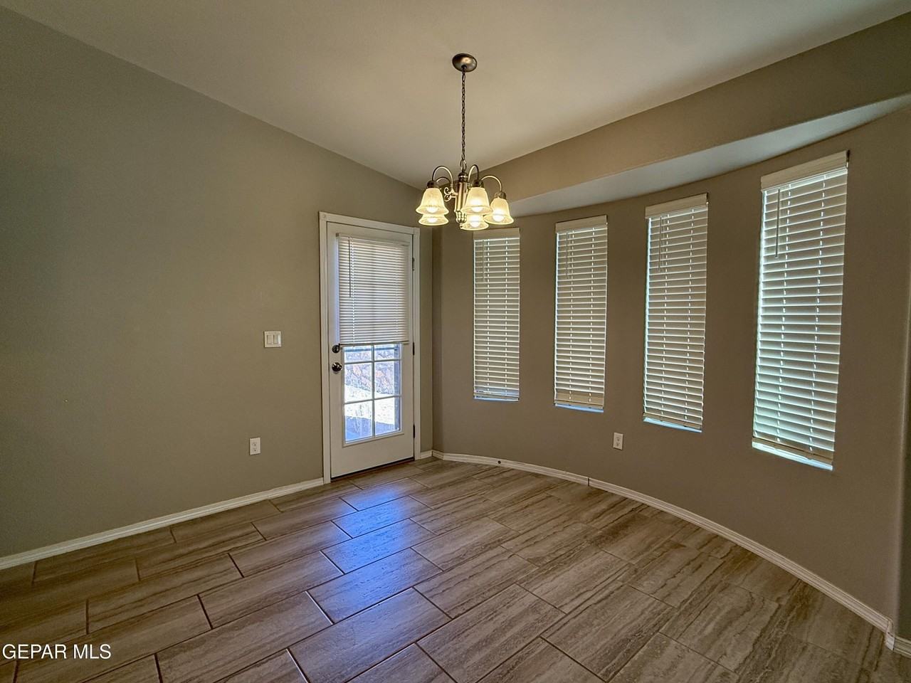 15005 Dream Ct - Photo 3 of 13