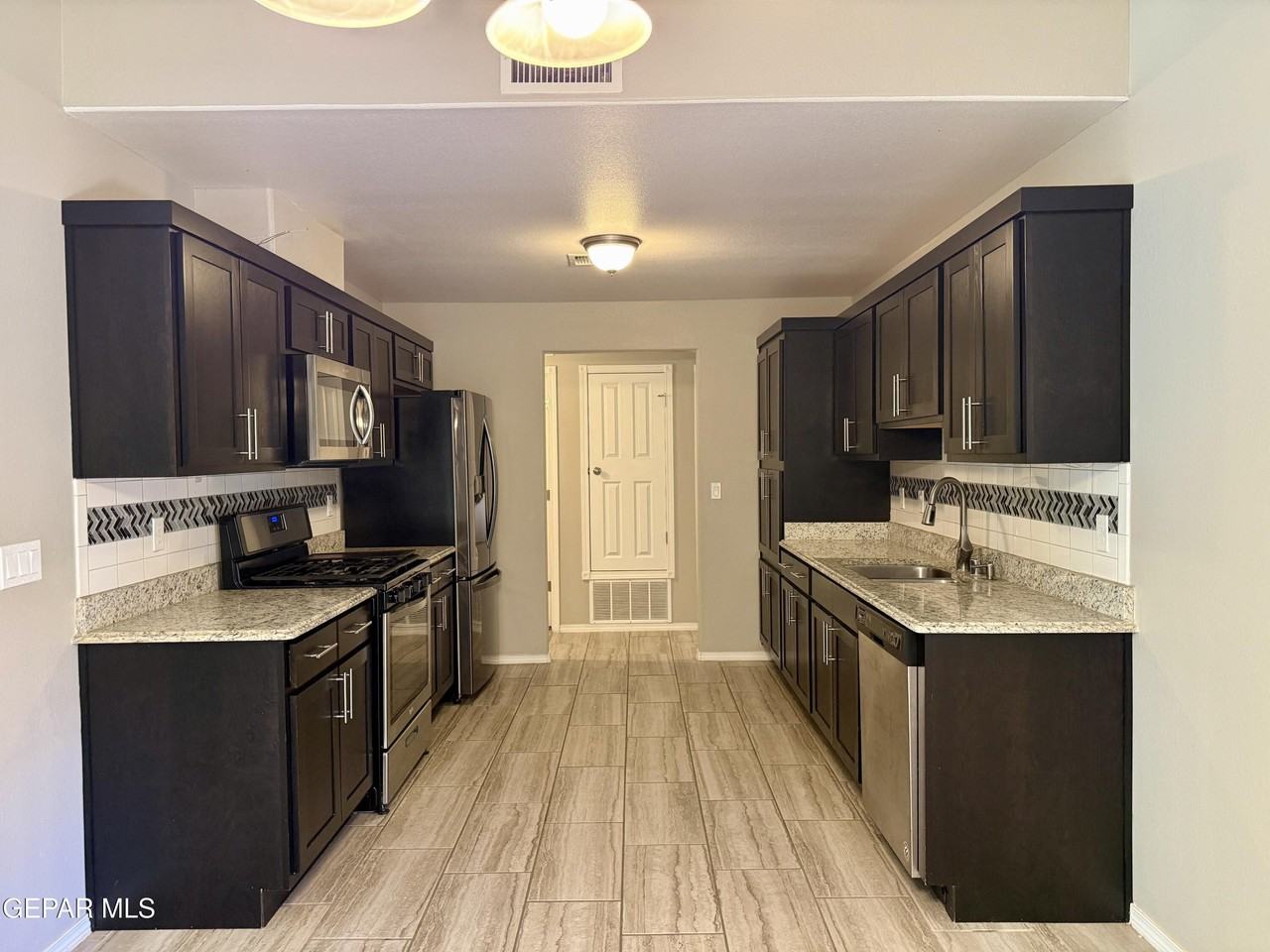 15005 Dream Ct - Photo 4 of 13