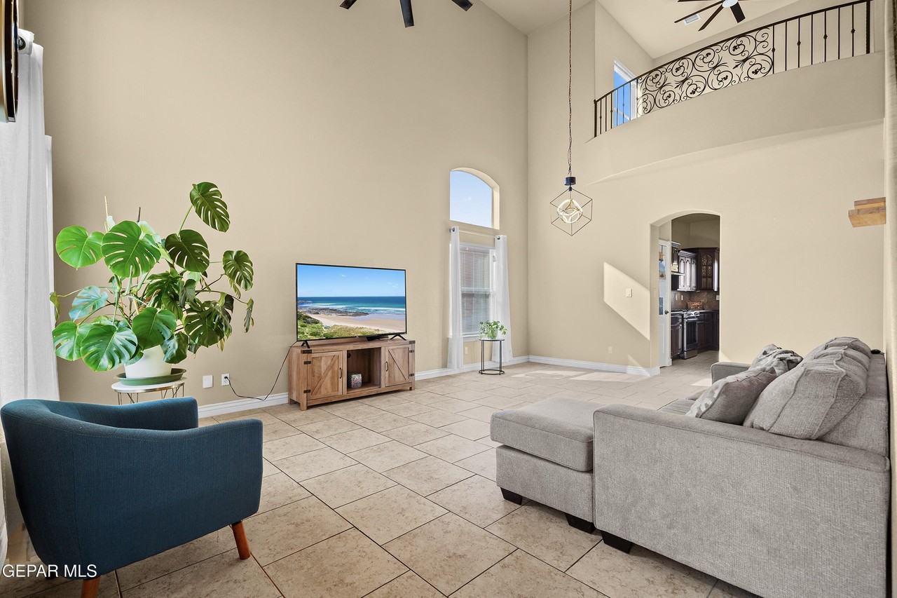 11409 Pifas Nevarez Pl - Photo 4 of 34