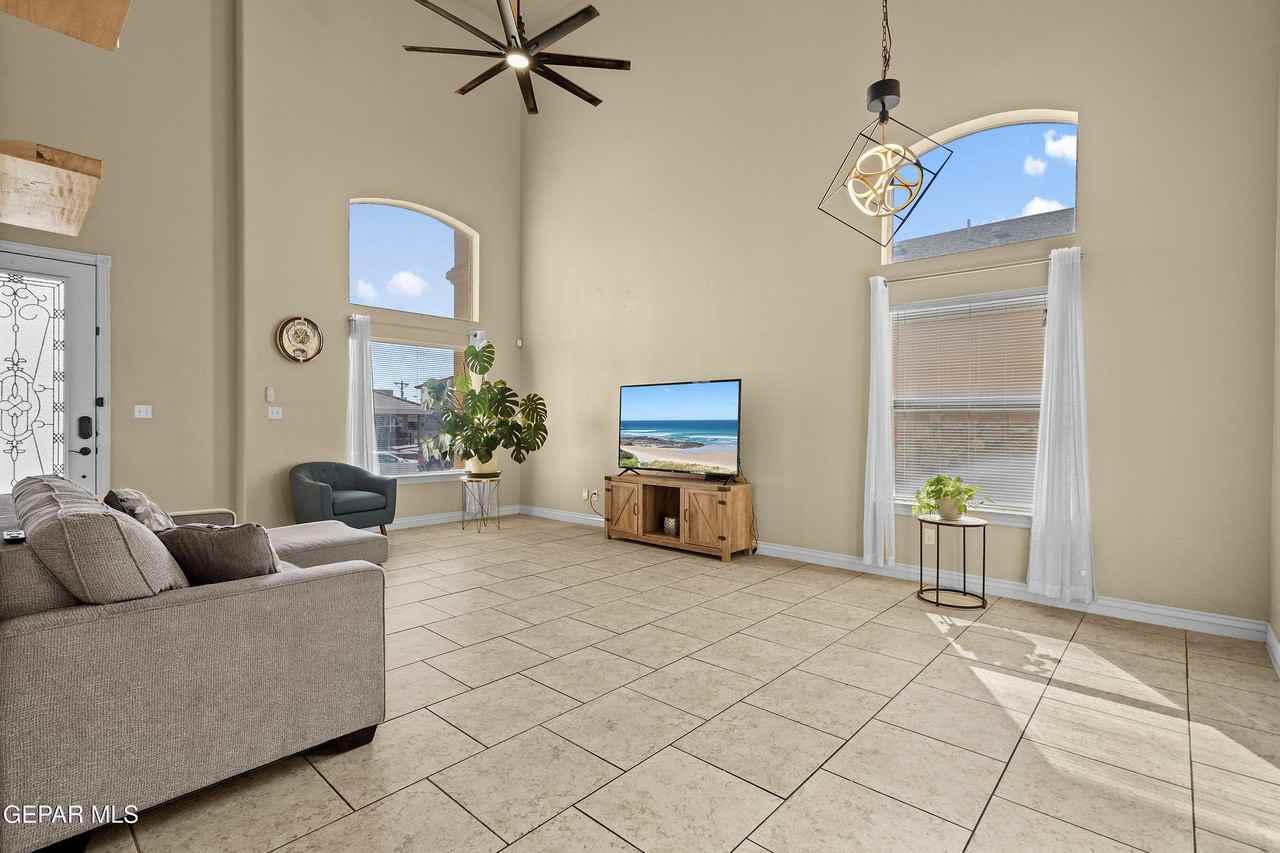 11409 Pifas Nevarez Pl - Photo 6 of 34