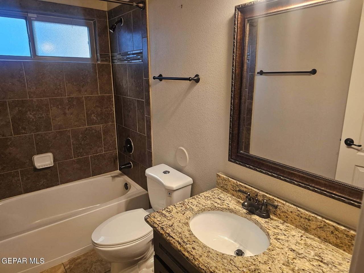 14837 Hunters Grove Ave - Photo 2 of 11