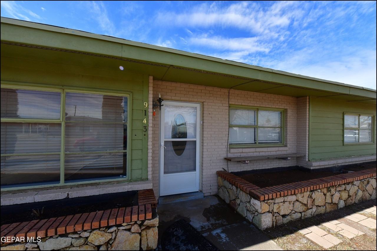 9143 Matterhorn Dr - Photo 4 of 38