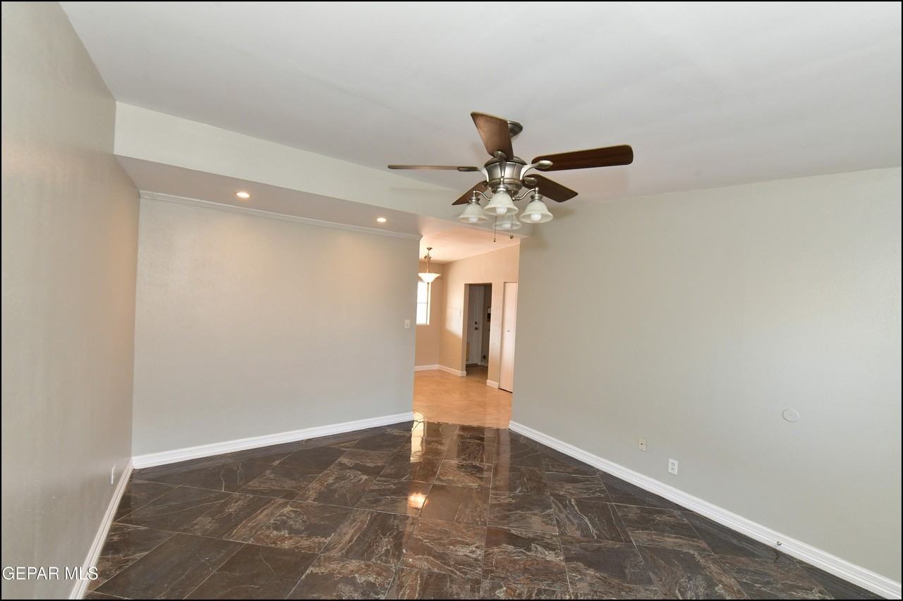 9143 Matterhorn Dr - Photo 7 of 38