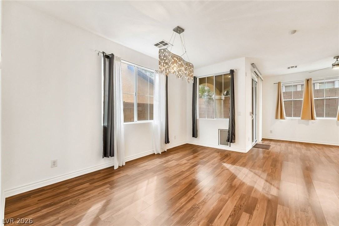 1537 Moss View Ct - Photo 4 of 31