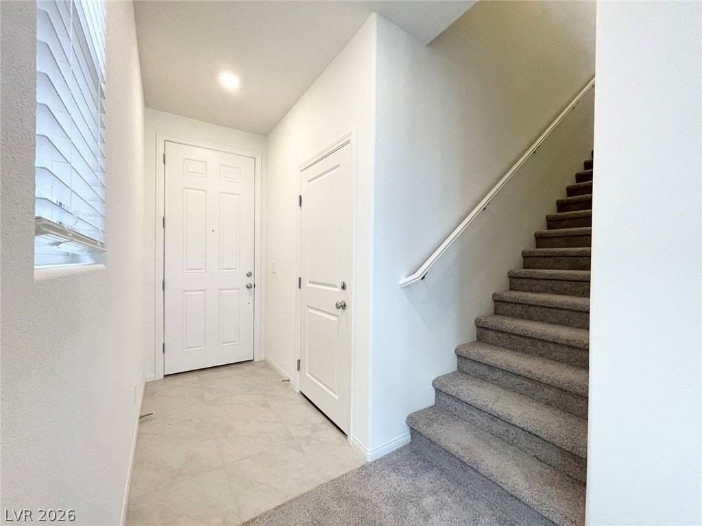 9078 Vesey Ave - Photo 2 of 24