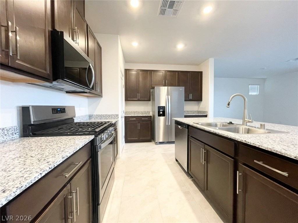 9078 Vesey Ave - Photo 6 of 24