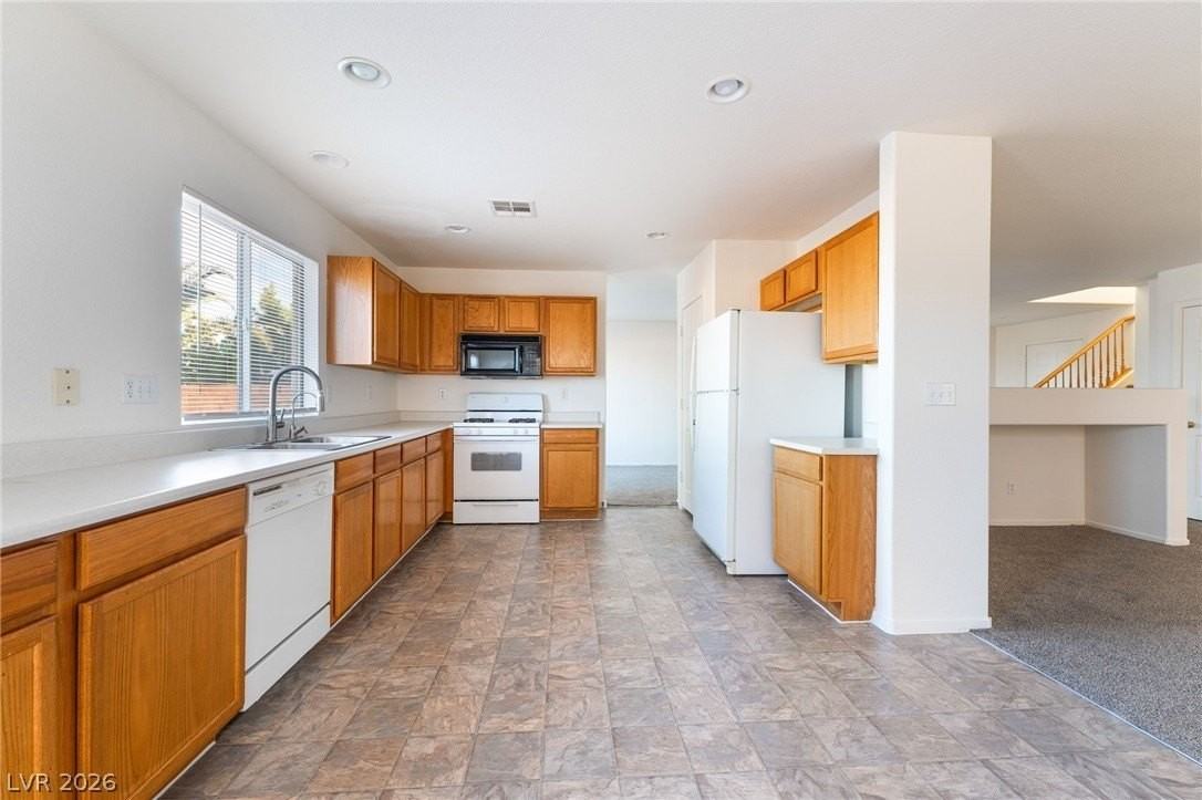 1300 Swanbrooke Dr - Photo 5 of 40