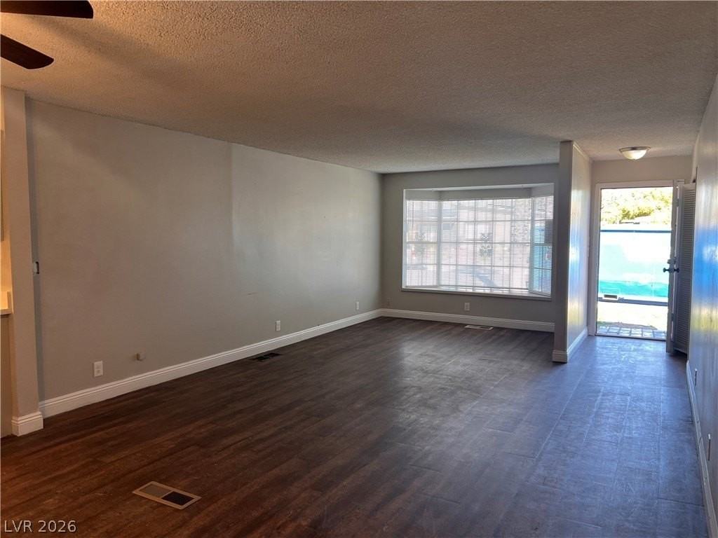 5901 Idle Ave - Photo 4 of 18