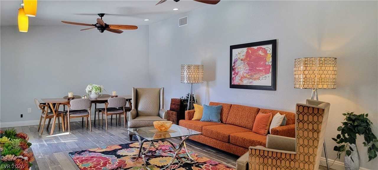 3327 Seminole Cir - Photo 6 of 37