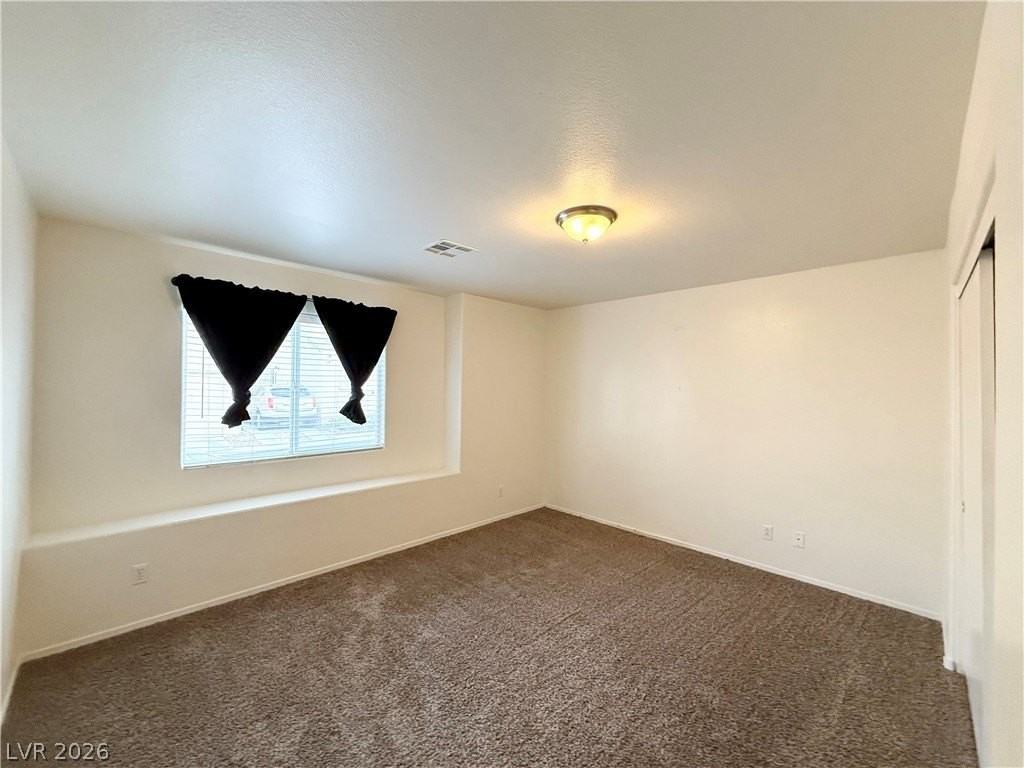 9969 Keephills St - Photo 6 of 12