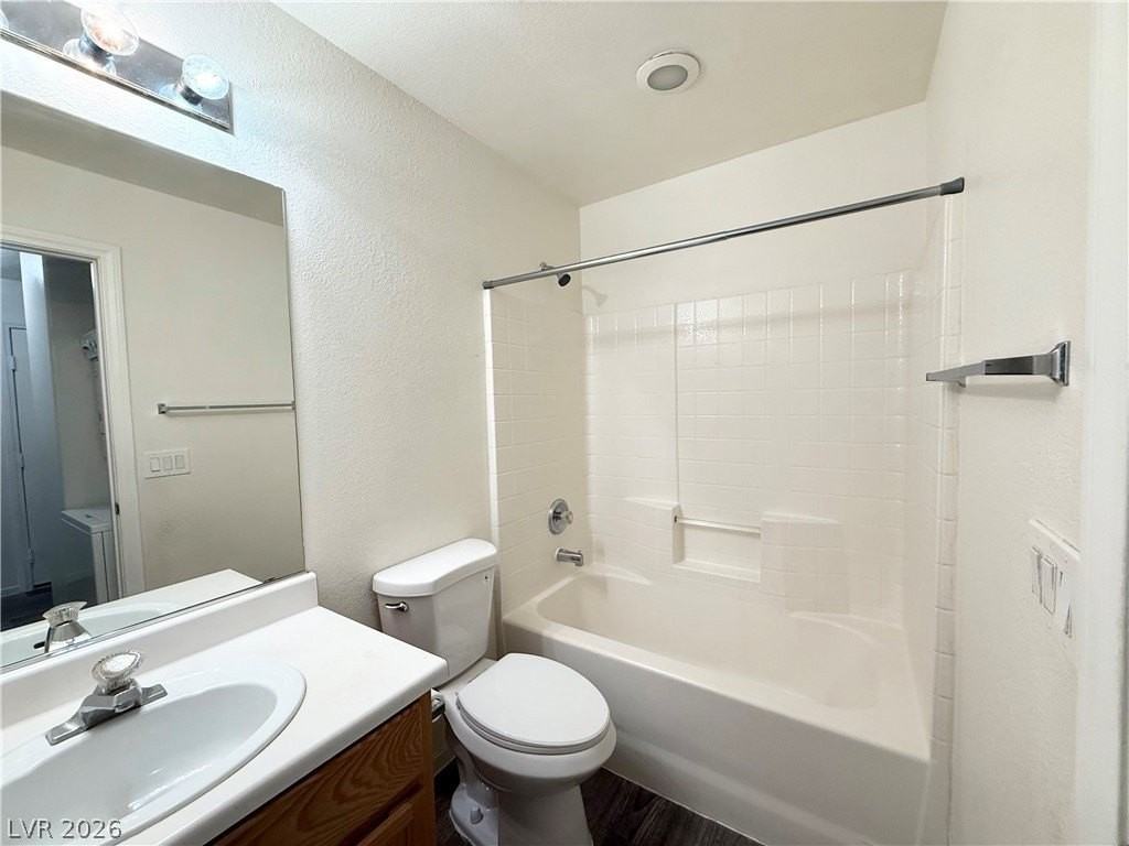 9969 Keephills St - Photo 7 of 12