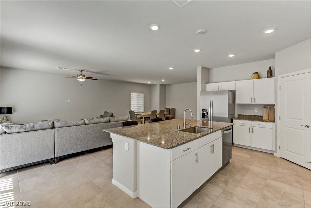 7489 Blue Lotus Ave - Photo 6 of 41