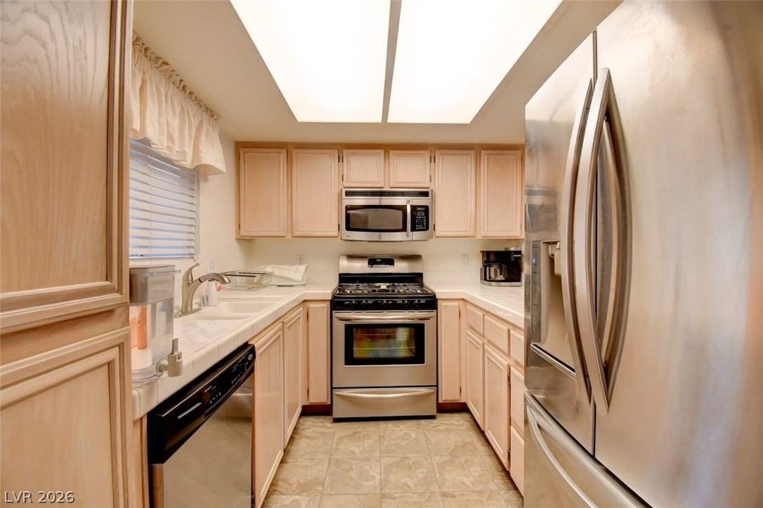 1900 Villa Palms Ct #102 - Photo 5 of 15