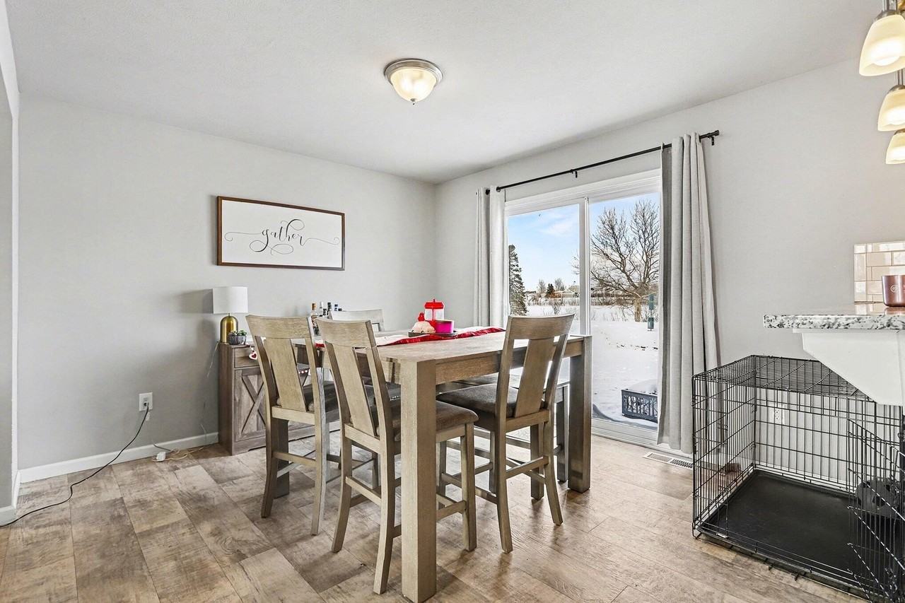 8331 W Sturtevant Ave - Photo 6 of 28