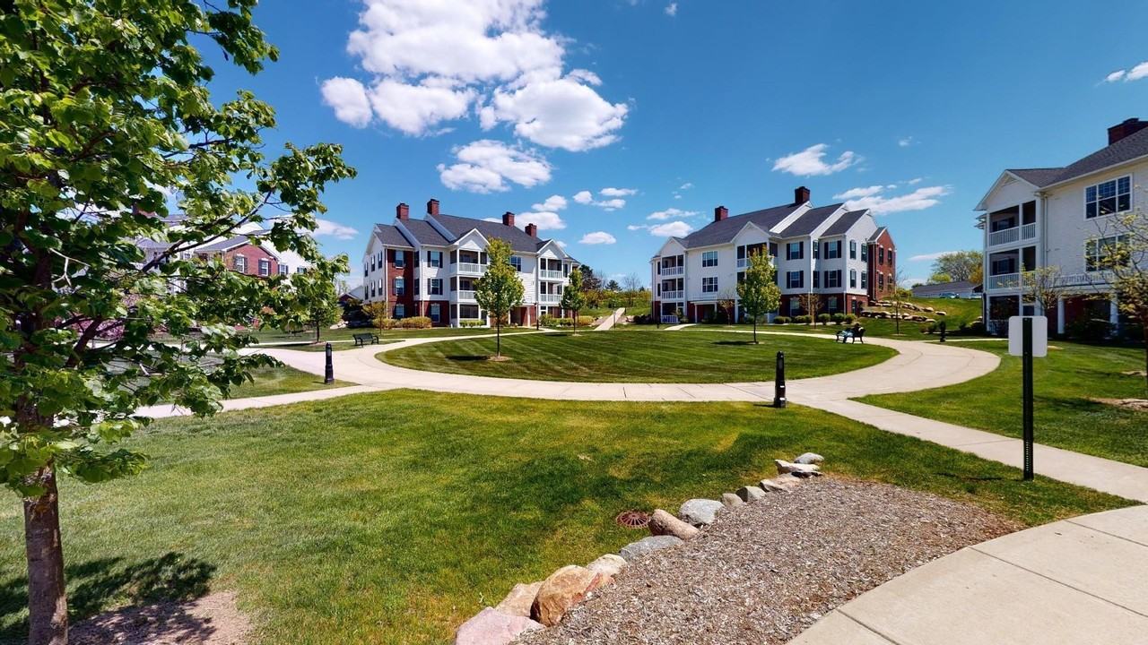 1014 W Summerfield Glen Cir - Photo 2 of 17