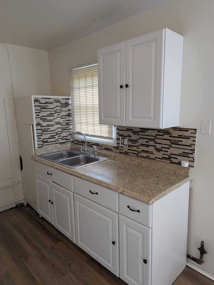 20515 Ilene St - Photo 2 of 5