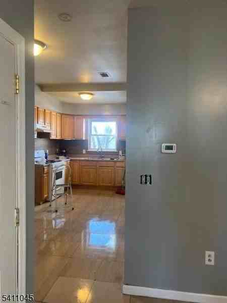 126 Livingston St - Photo 4 of 6