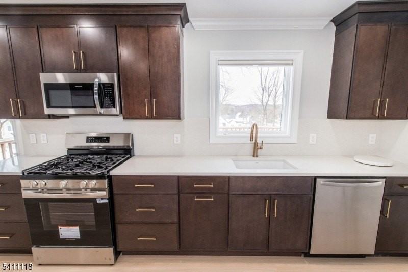 82 Michael Dr - Photo 7 of 26