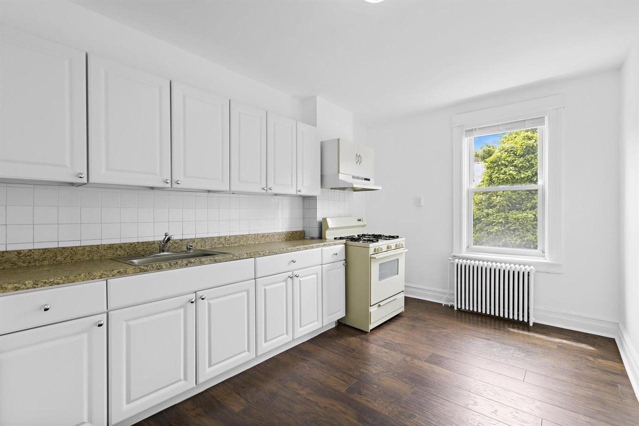 117 57th St #2 - Photo 2 of 8