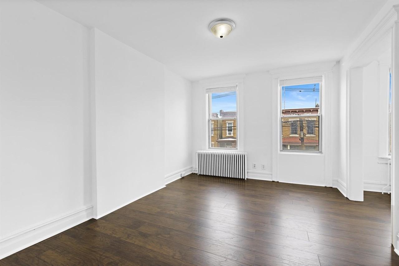 117 57th St #2 - Photo 4 of 8