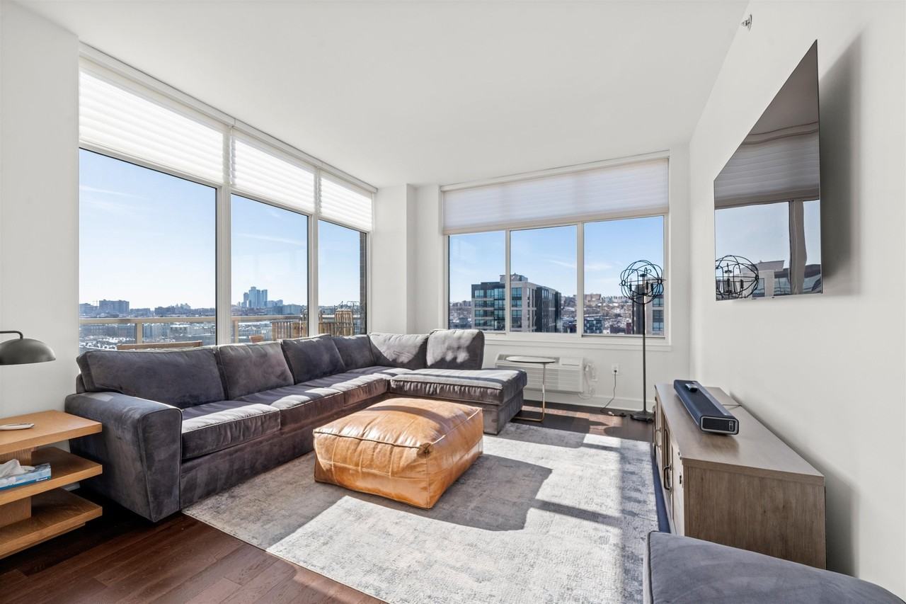 1450 Washington St - Photo 6 of 30