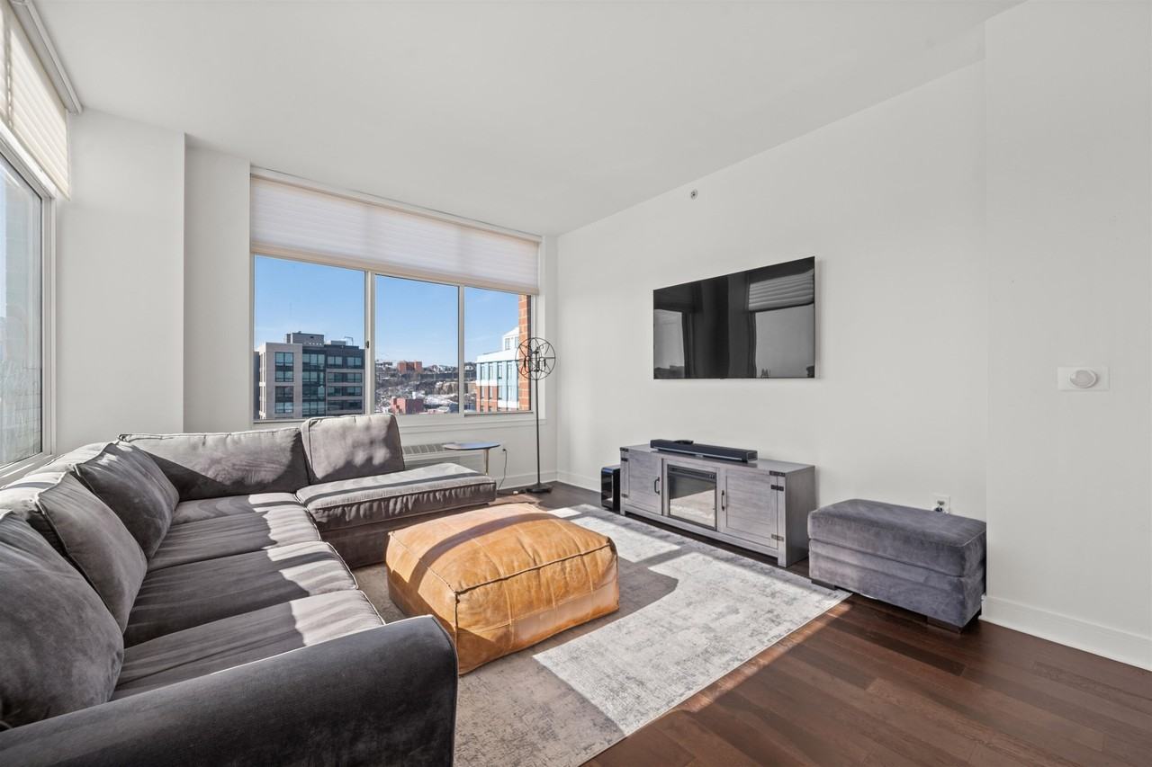 1450 Washington St - Photo 7 of 30