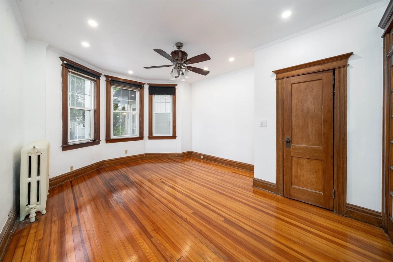 1142 89th St #2 - Photo 4 of 17