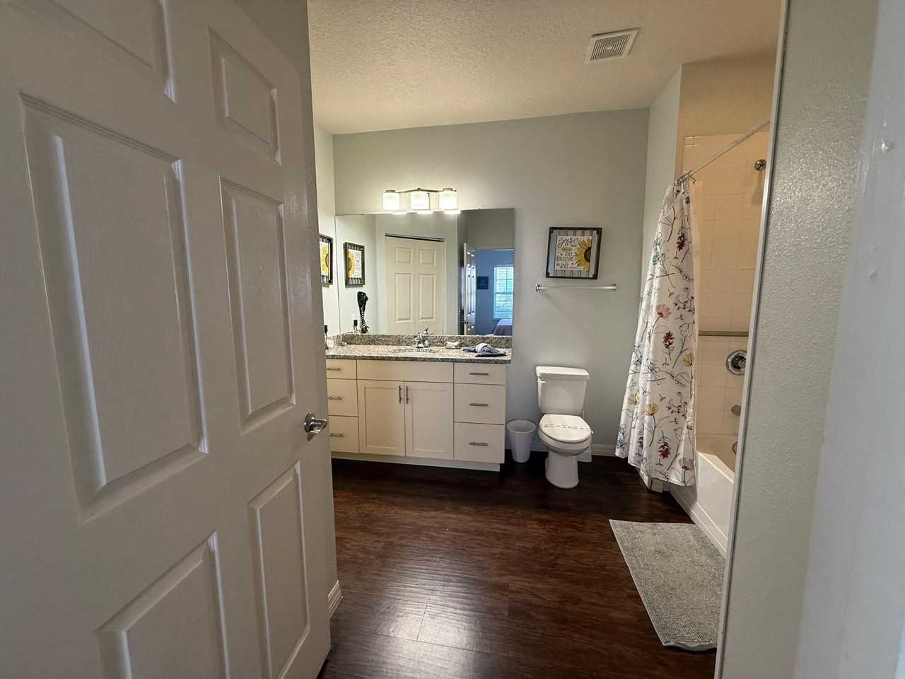 Diplomat Ct - Photo 5 of 15