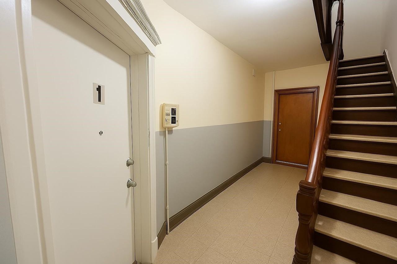 95 W 17th St #1 - Photo 3 of 12