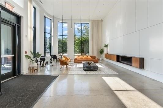 372 9th St #4A - Photo 2 of 22