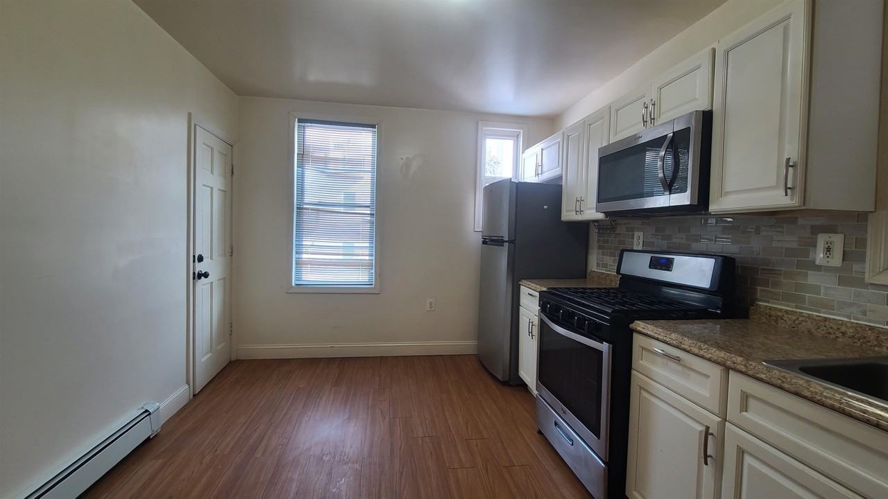 32 Armstrong Ave #1 - Photo 3 of 16