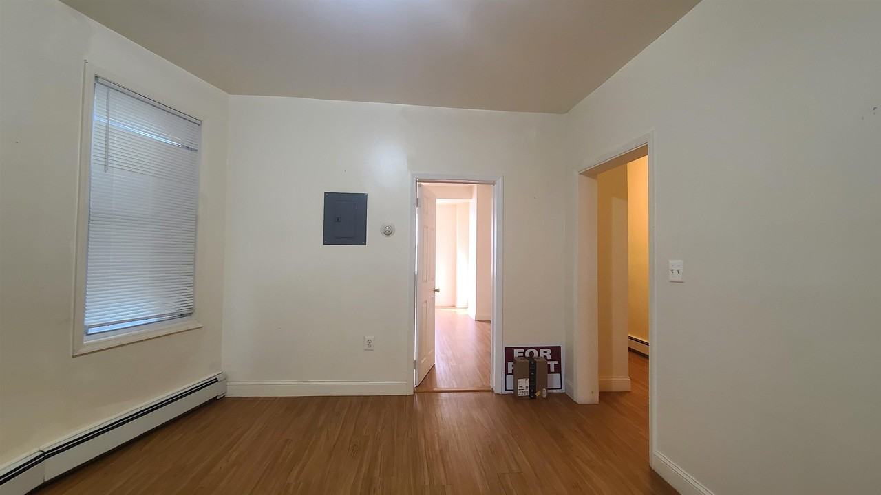 32 Armstrong Ave #1 - Photo 6 of 16