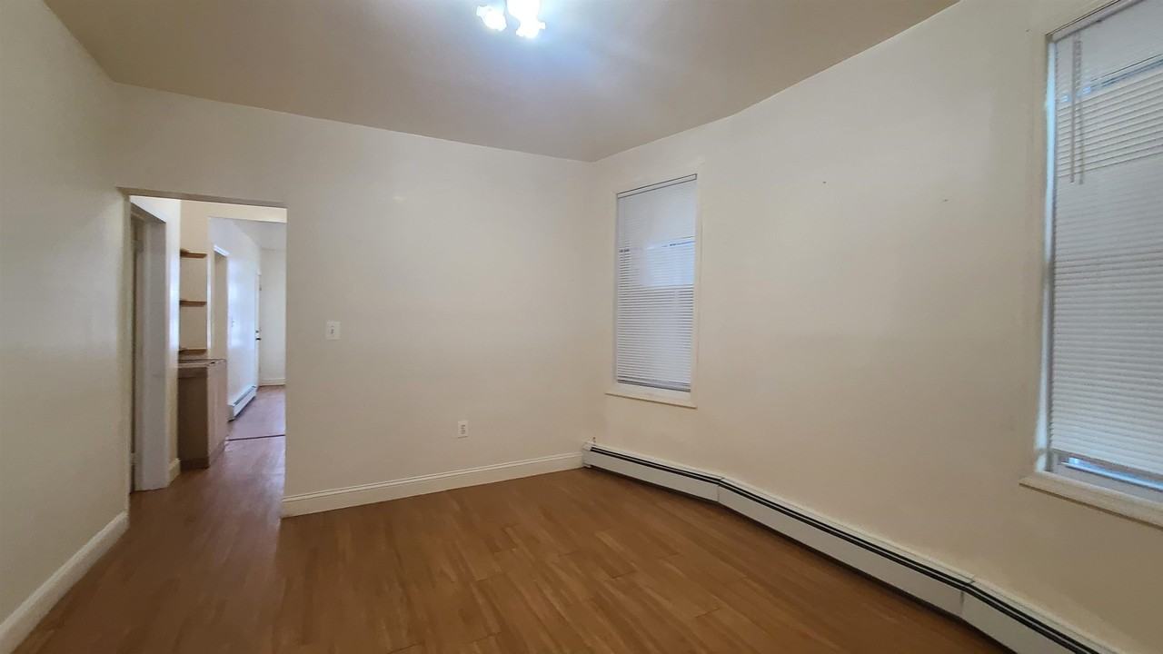 32 Armstrong Ave #1 - Photo 7 of 16