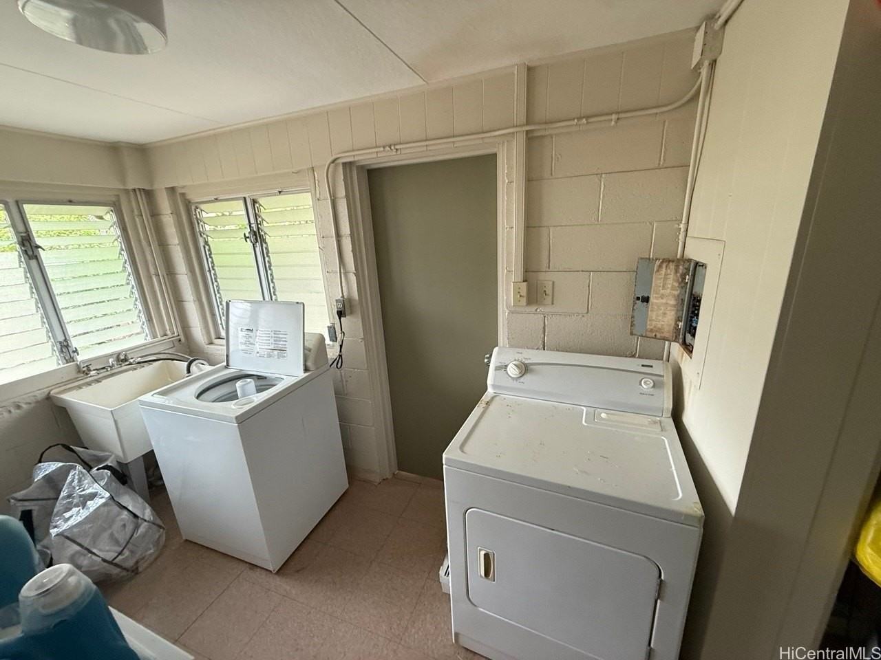 1241 17th Ave Apt A #A - Photo 2 of 13