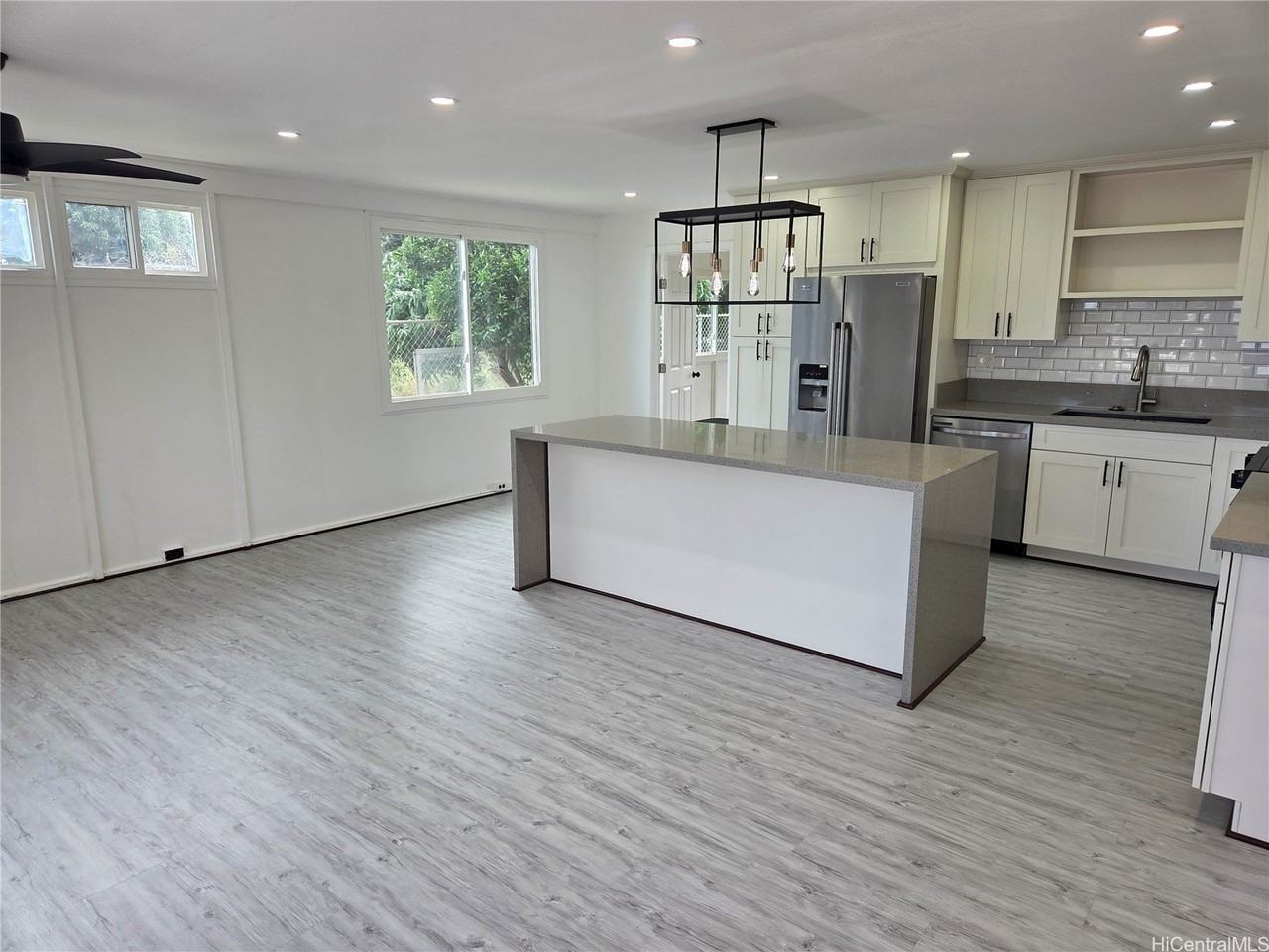 94-366 Kipou St - Photo 2 of 18