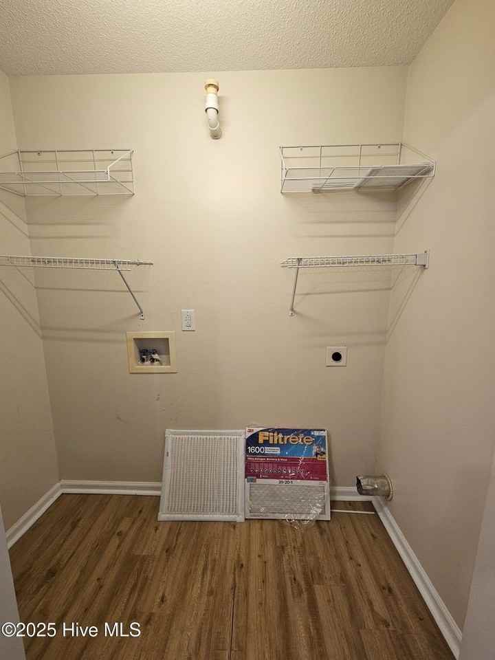 1202 Pueblo Dr - Photo 5 of 11