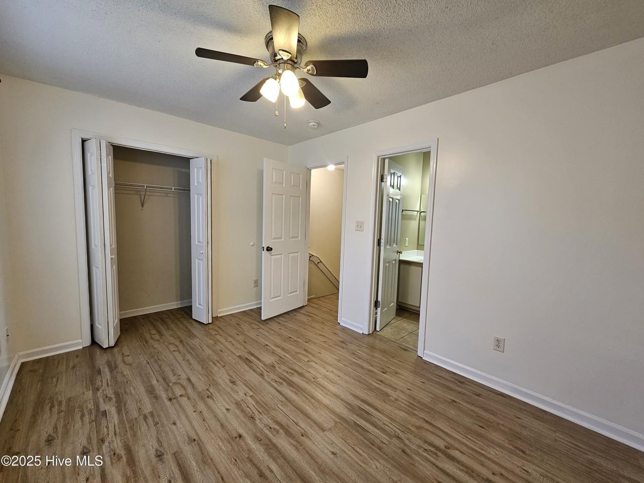 1202 Pueblo Dr - Photo 6 of 11