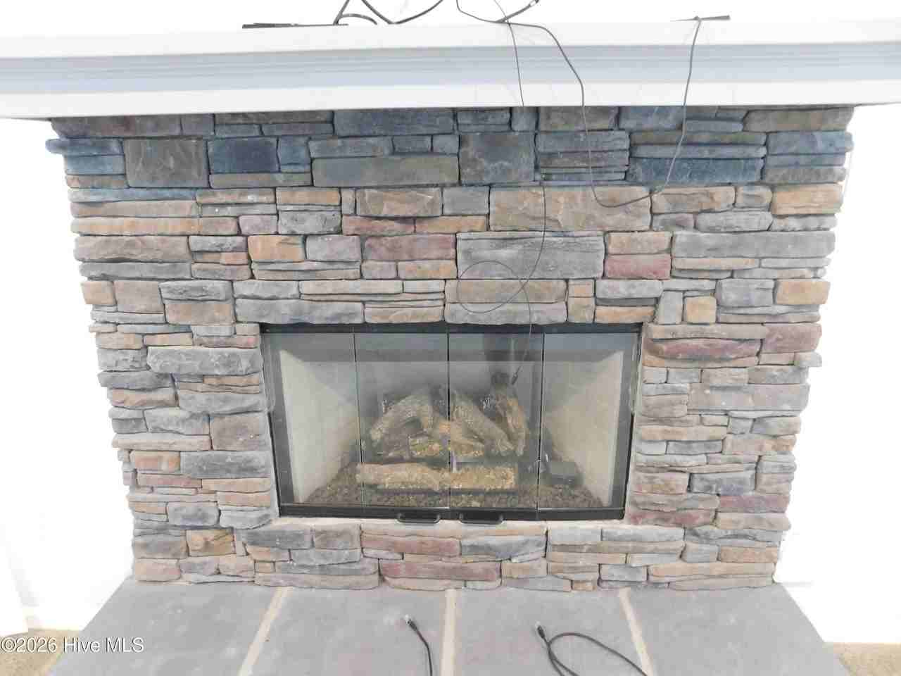 103 Boatswain Dr - Photo 5 of 35