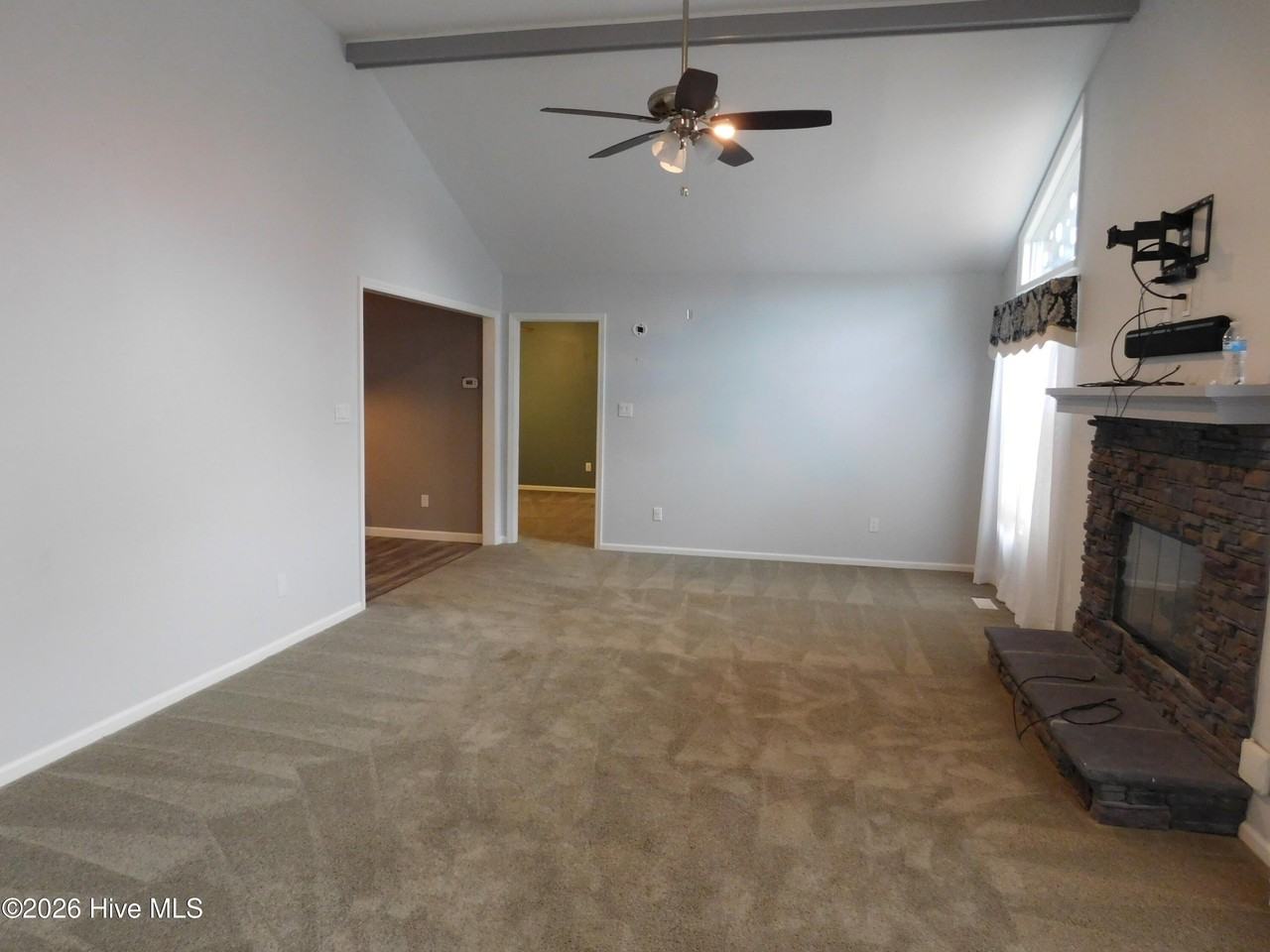 103 Boatswain Dr - Photo 7 of 35