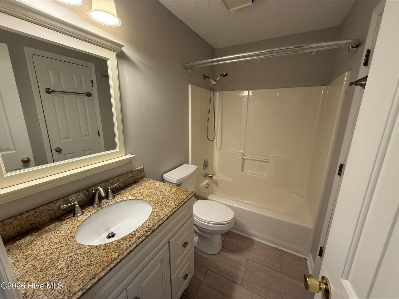 107 Breezewood Dr Apt A #A - Photo 6 of 10