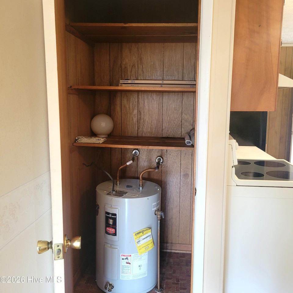 735 W Philadelphia Ave - Photo 7 of 33