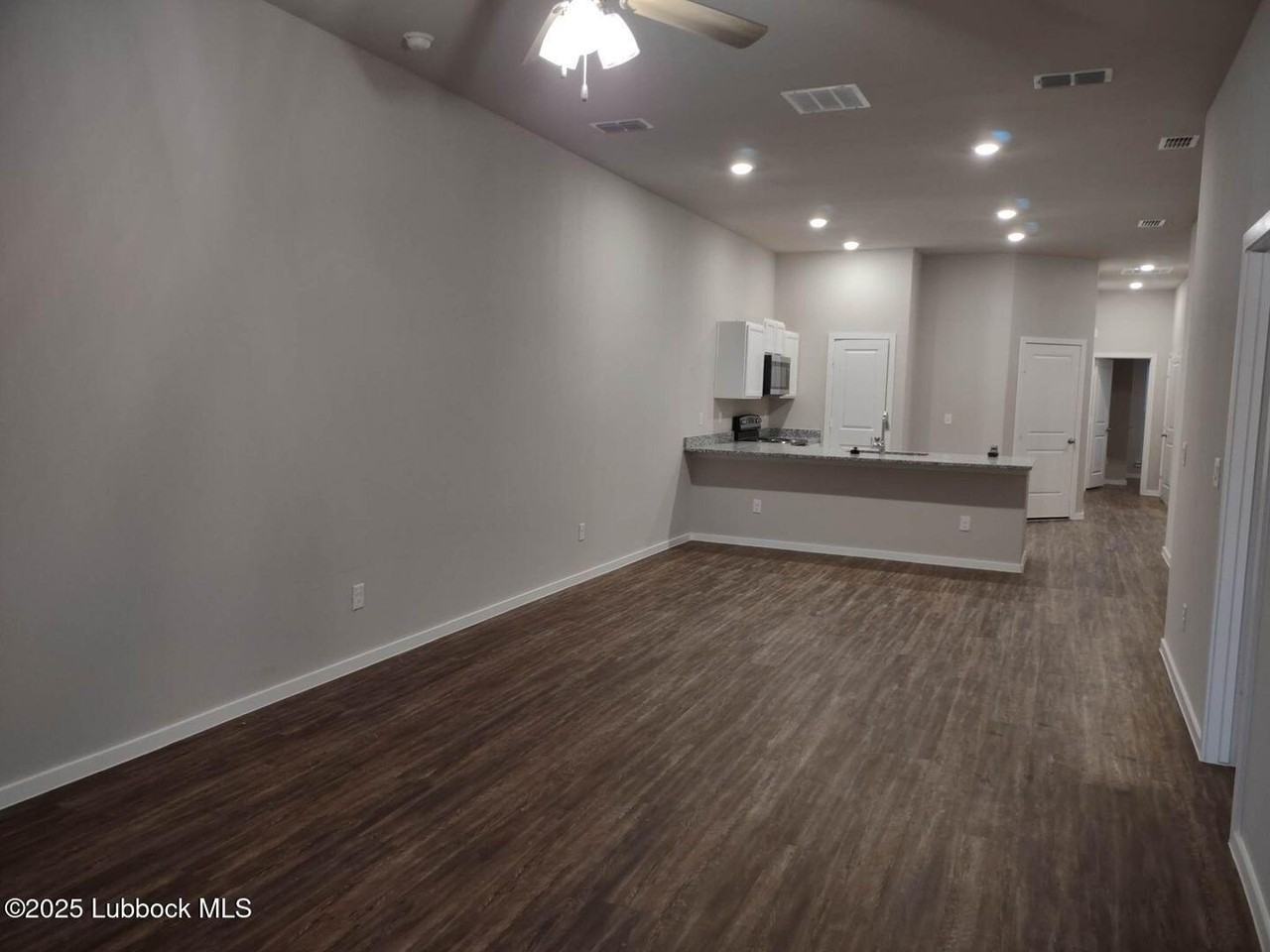 2121 N Jayton Ave Unit A #A - Photo 5 of 18